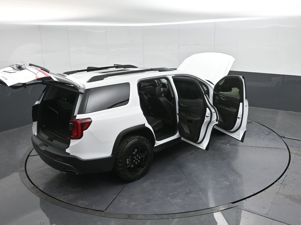 2022 GMC Acadia AT4
