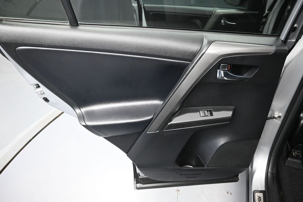 2018 Toyota RAV4 SE