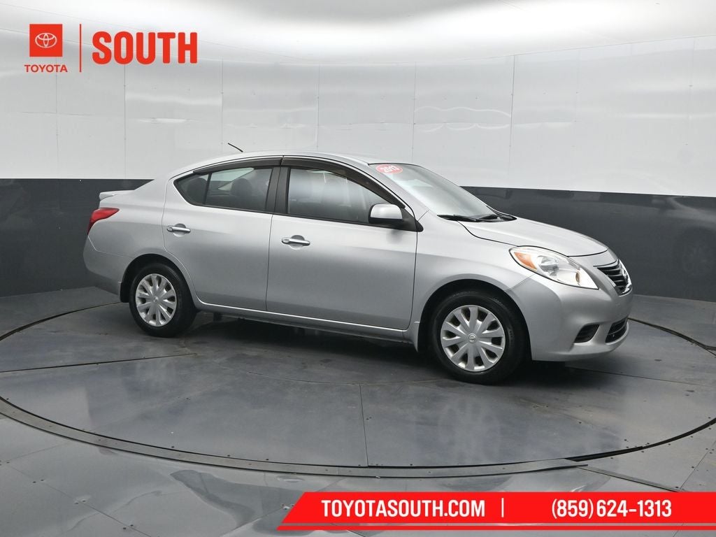 2013 Nissan Versa 1.6 SV CVT's photo