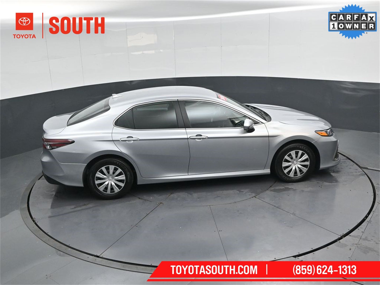 2024 Toyota Camry Hybrid LE