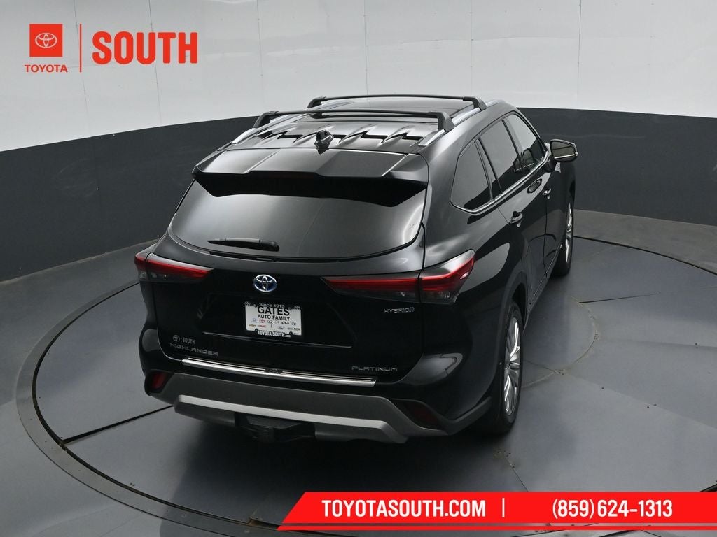 2023 Toyota Highlander Hybrid Platinum