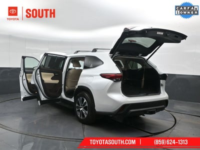 2022 Toyota Highlander Hybrid XLE
