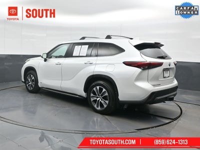 2022 Toyota Highlander Hybrid XLE