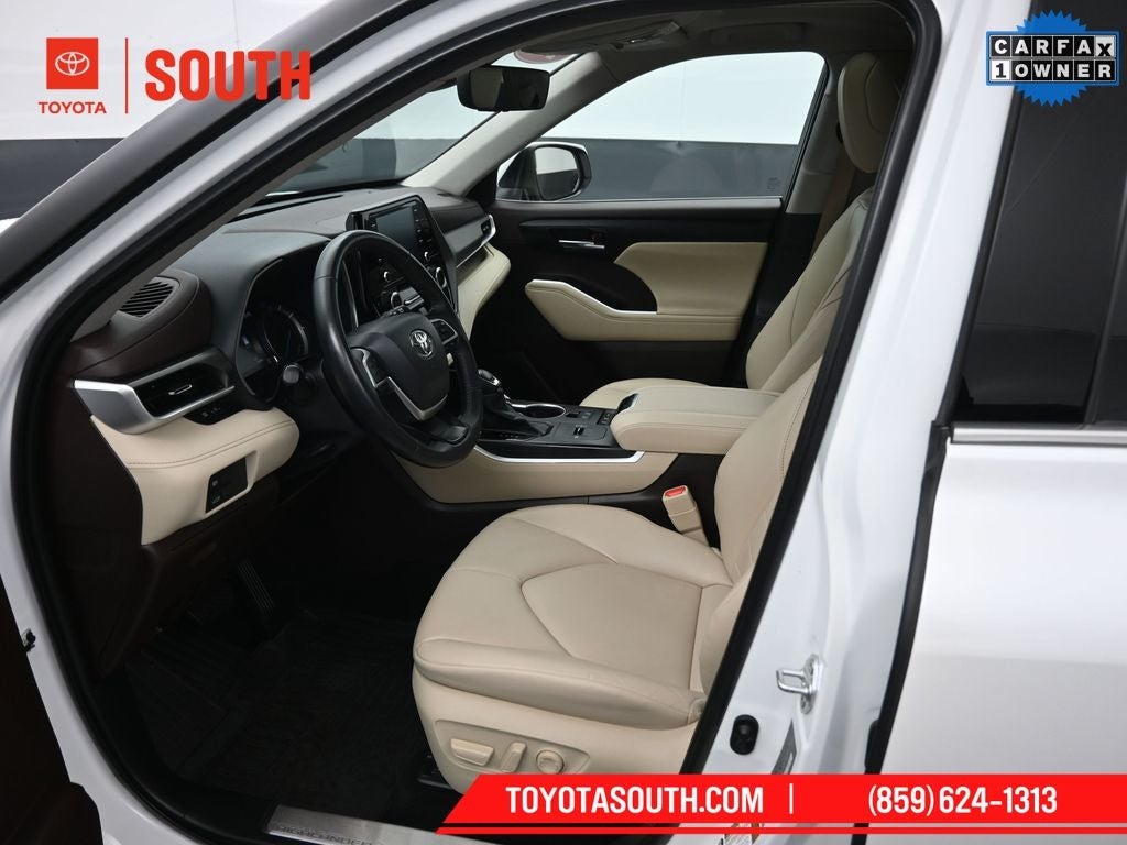 2022 Toyota Highlander Hybrid XLE