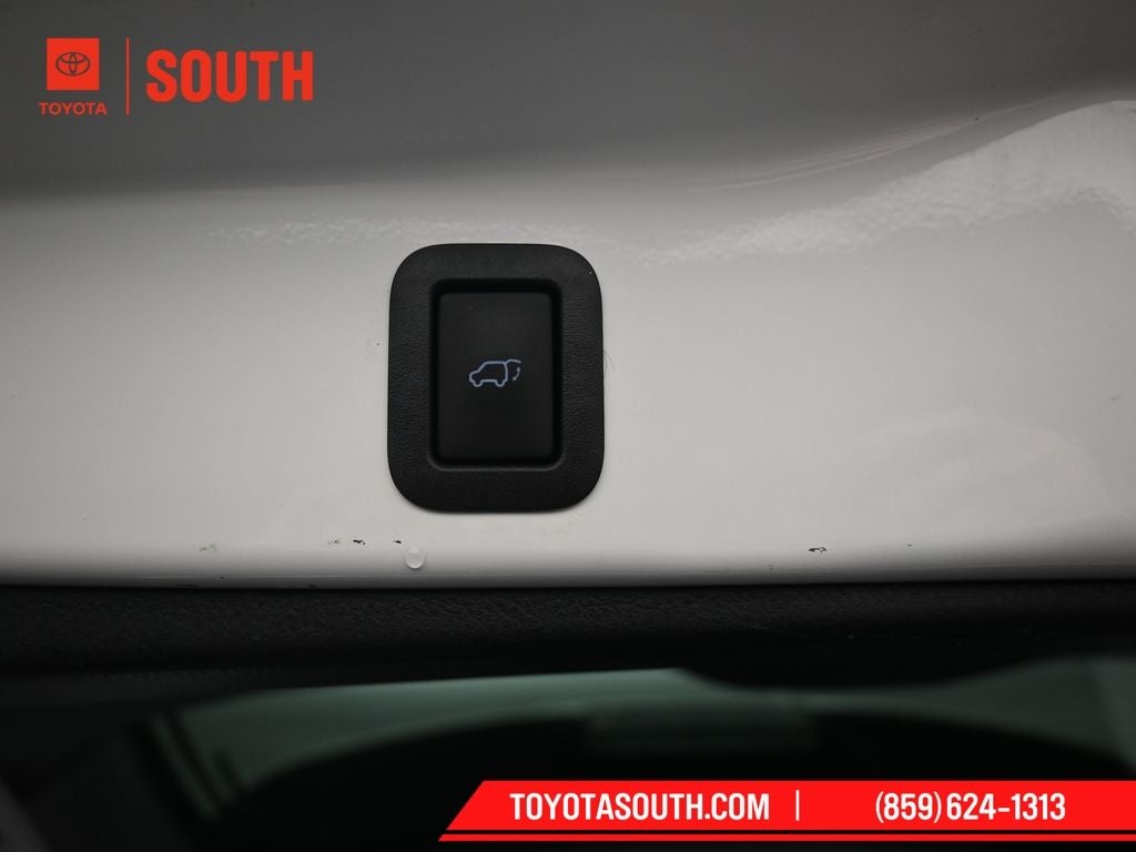 2017 Toyota Highlander SE