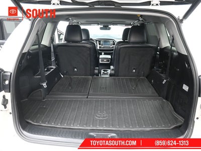 2017 Toyota Highlander SE