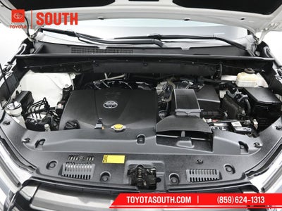 2017 Toyota Highlander SE