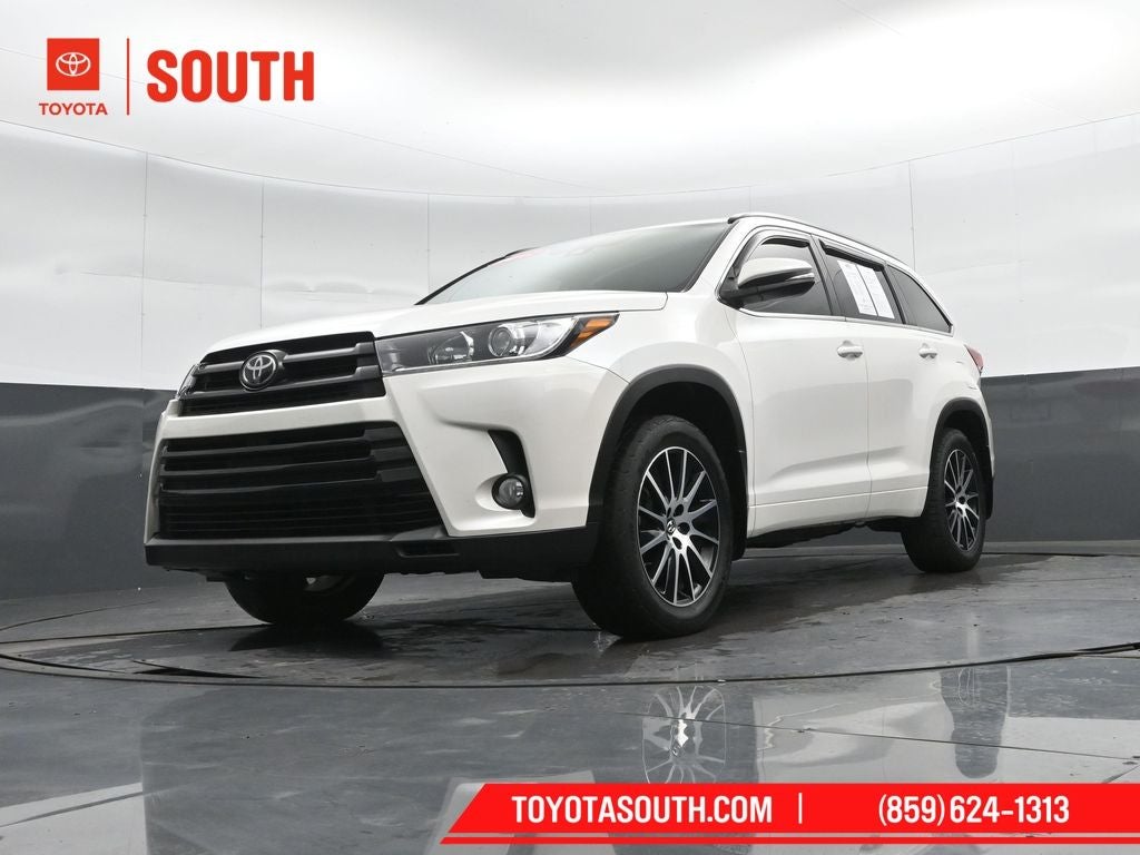 2017 Toyota Highlander SE
