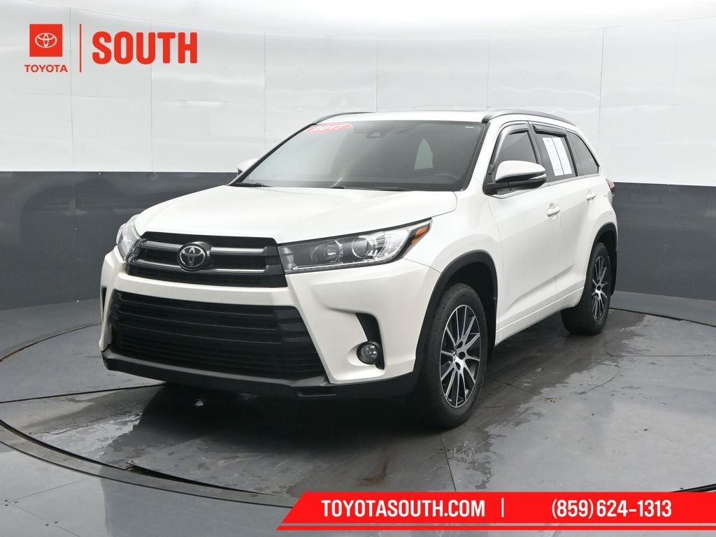 2017 Toyota Highlander SE