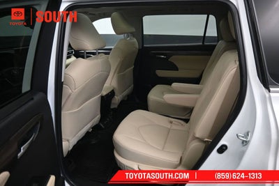 2023 Toyota Highlander Platinum