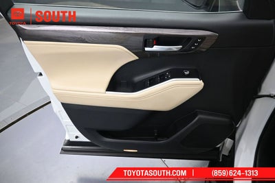 2023 Toyota Highlander Platinum