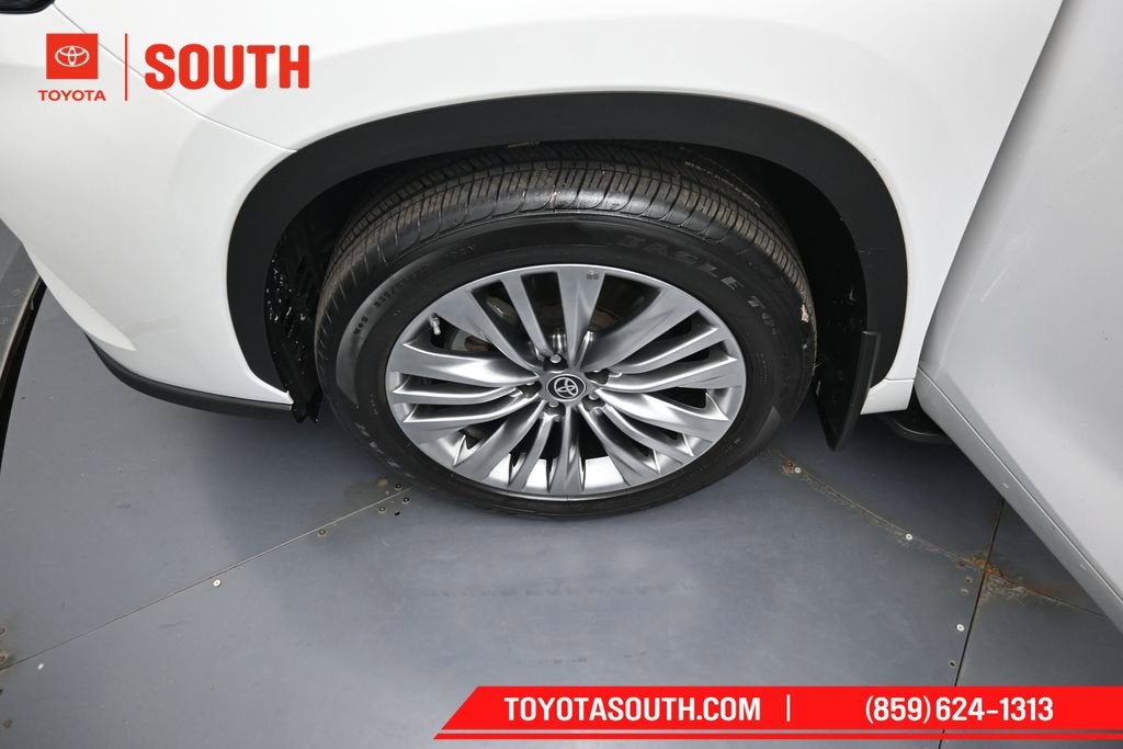 2023 Toyota Highlander Platinum