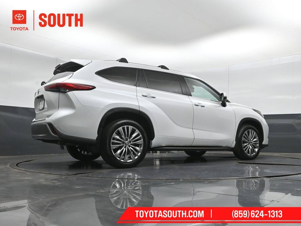 2023 Toyota Highlander Platinum
