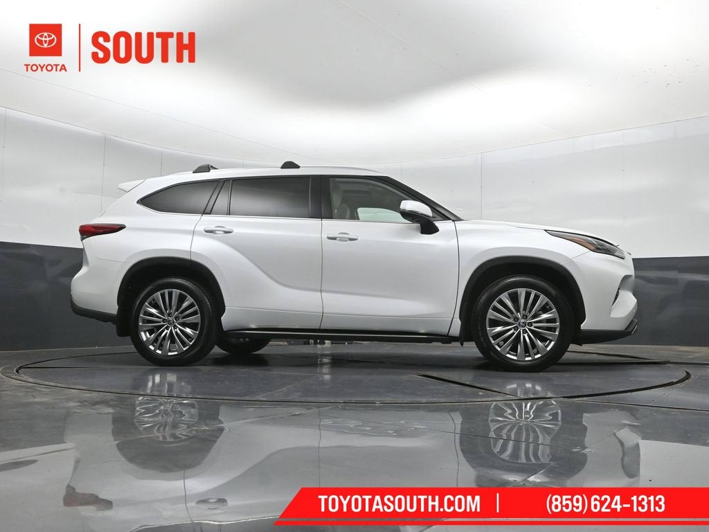 2023 Toyota Highlander Platinum