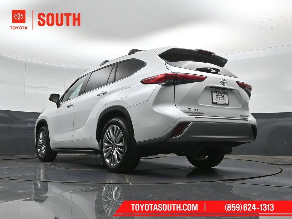 2023 Toyota Highlander Platinum