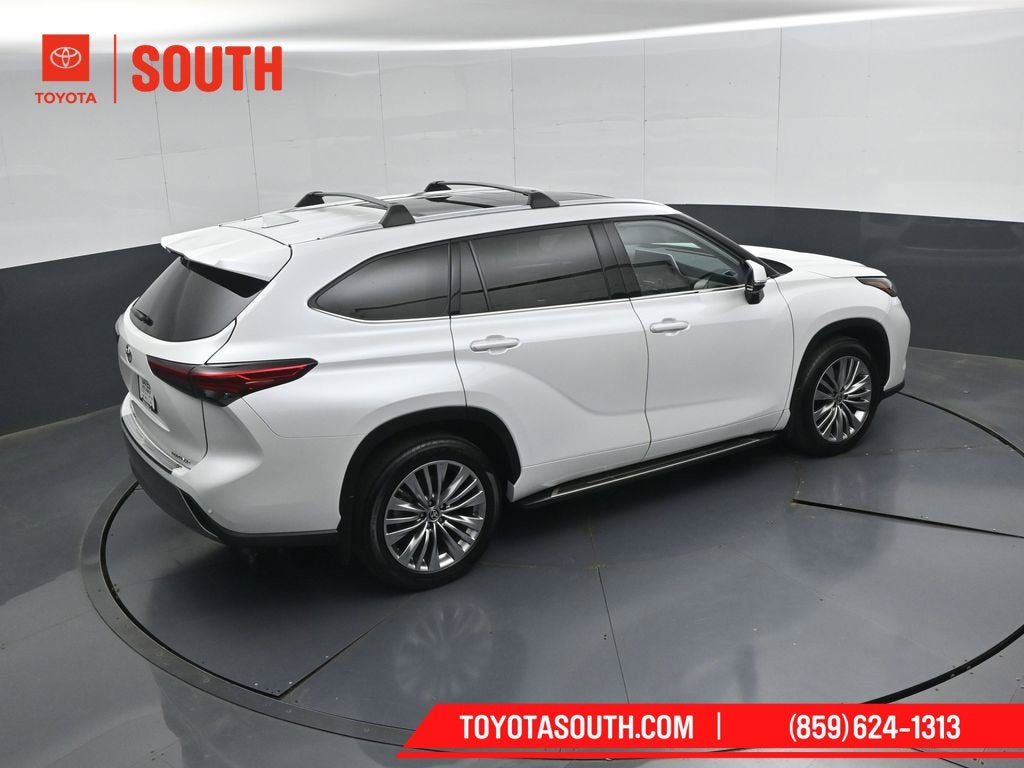 2023 Toyota Highlander Platinum