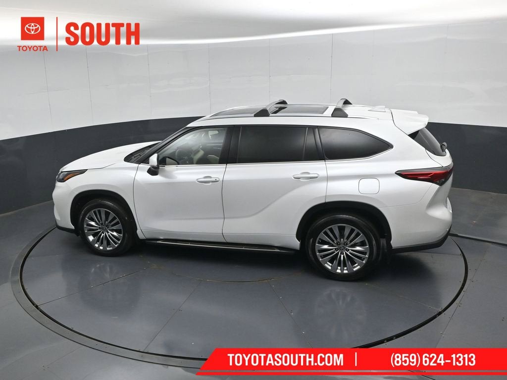 2023 Toyota Highlander Platinum
