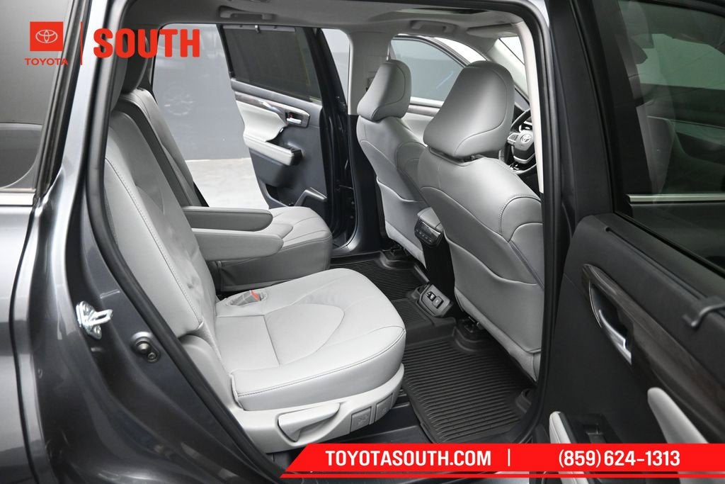 2025 Toyota Highlander Limited