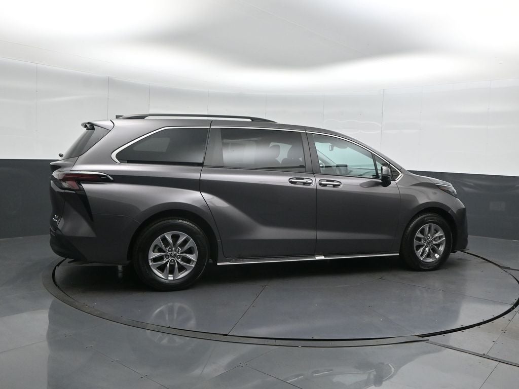 2023 Toyota Sienna XLE 7 Passenger