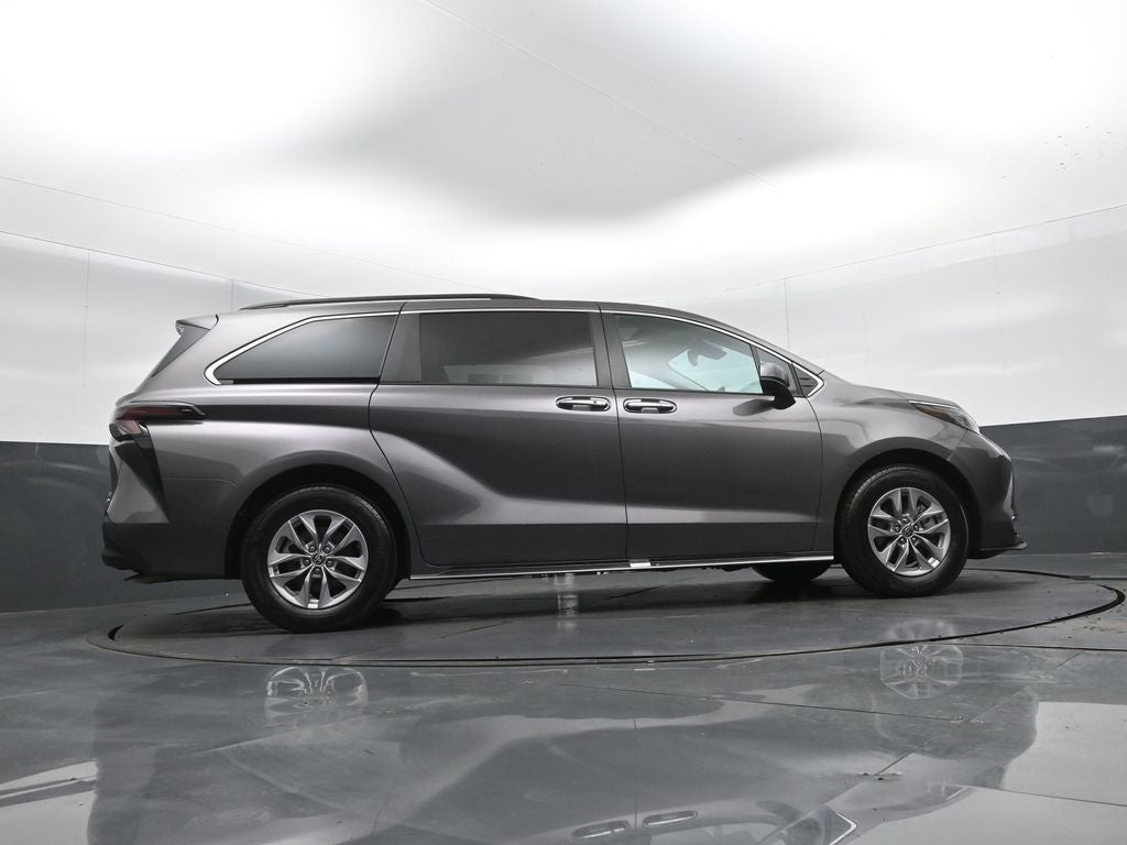 2023 Toyota Sienna XLE 7 Passenger