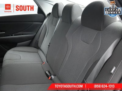 2025 Hyundai Elantra SE