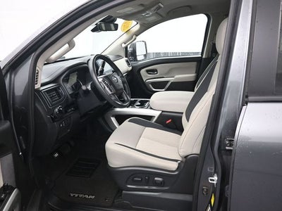 2024 Nissan Titan SV Convenience & Utility Package