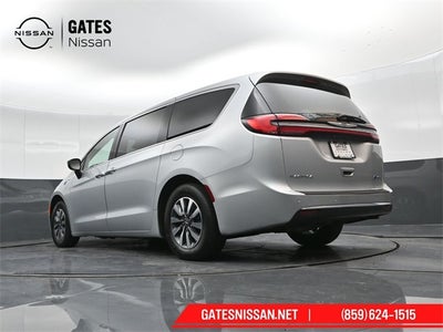 2024 Chrysler Pacifica Hybrid Select