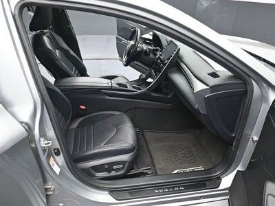 2019 Toyota Avalon XSE