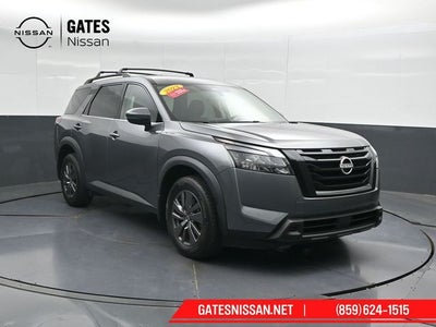 2023 Nissan Pathfinder SV