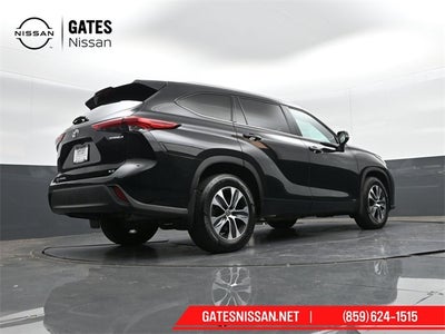 2022 Toyota Highlander Hybrid XLE