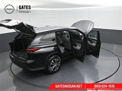 2022 Toyota Highlander Hybrid XLE