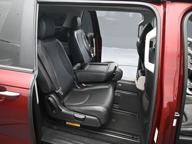 2023 Kia Carnival LX