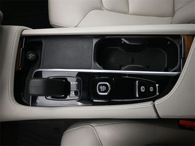 2022 Volvo XC90 Recharge Plug-In Hybrid T8 Inscription Expression Extended Range 6P