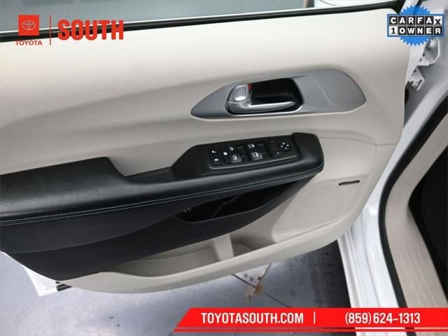 2018 Chrysler Pacifica Hybrid Limited