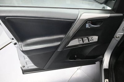 2018 Toyota RAV4 SE