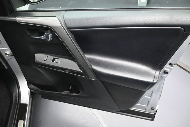 2018 Toyota RAV4 SE