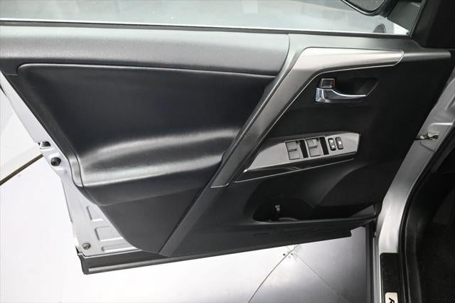2018 Toyota RAV4 SE