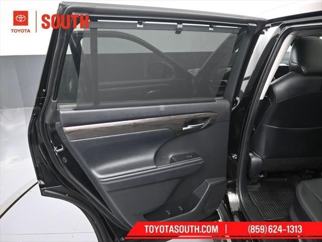 2023 Toyota Highlander Hybrid Platinum