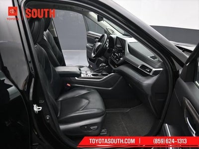 2023 Toyota Highlander Hybrid Platinum