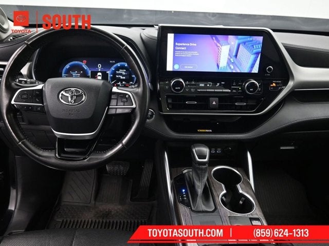2023 Toyota Highlander Hybrid Platinum