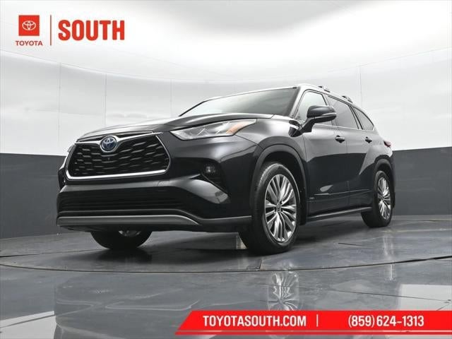2023 Toyota Highlander Hybrid Platinum