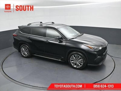 2023 Toyota Highlander Hybrid Platinum