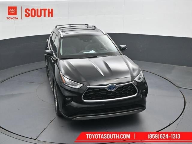 2023 Toyota Highlander Hybrid Platinum