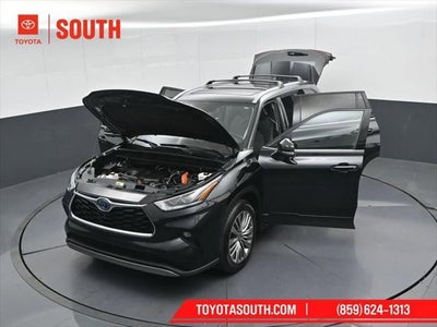 2023 Toyota Highlander Hybrid Platinum