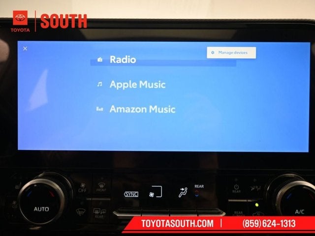 2023 Toyota Highlander Hybrid Platinum