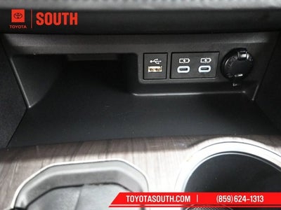 2023 Toyota Highlander Hybrid Platinum