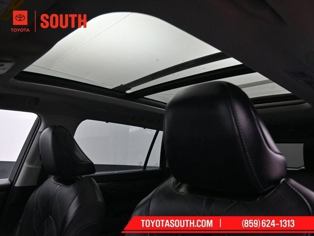 2023 Toyota Highlander Hybrid Platinum