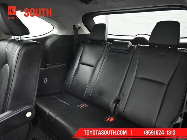 2023 Toyota Highlander Hybrid Platinum