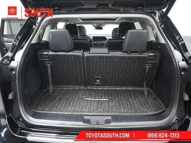 2023 Toyota Highlander Hybrid Platinum