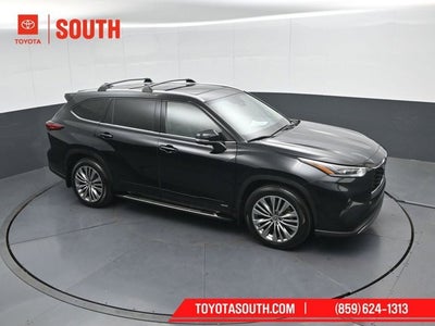 2023 Toyota Highlander Hybrid Platinum
